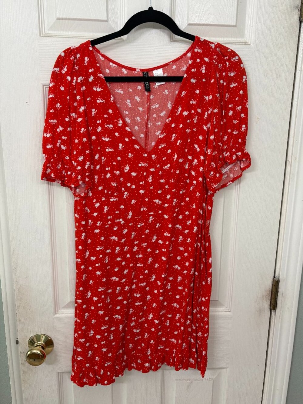 🛍️ H&M Divided Red White Floral Puff Sleeve Mini Dress L